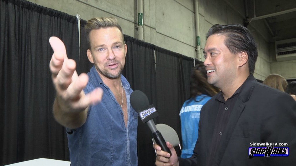 Sean Patrick Flanery with host Richard R. Lee