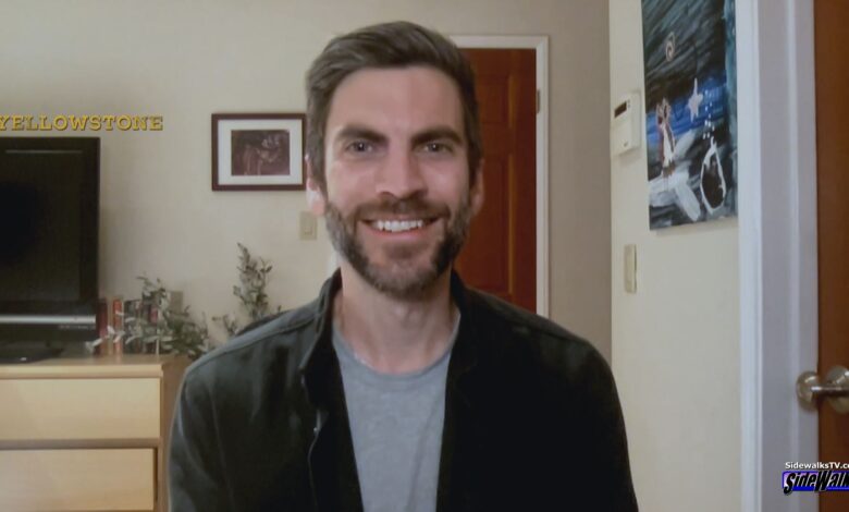 Wes Bentley smiles