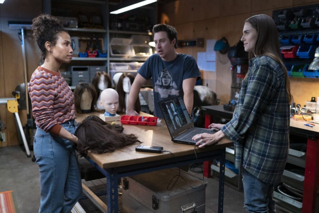 Tess (Jen Van Epps), Cole (Brian Jordan Alvarez) and Gemma (Allison Williams)