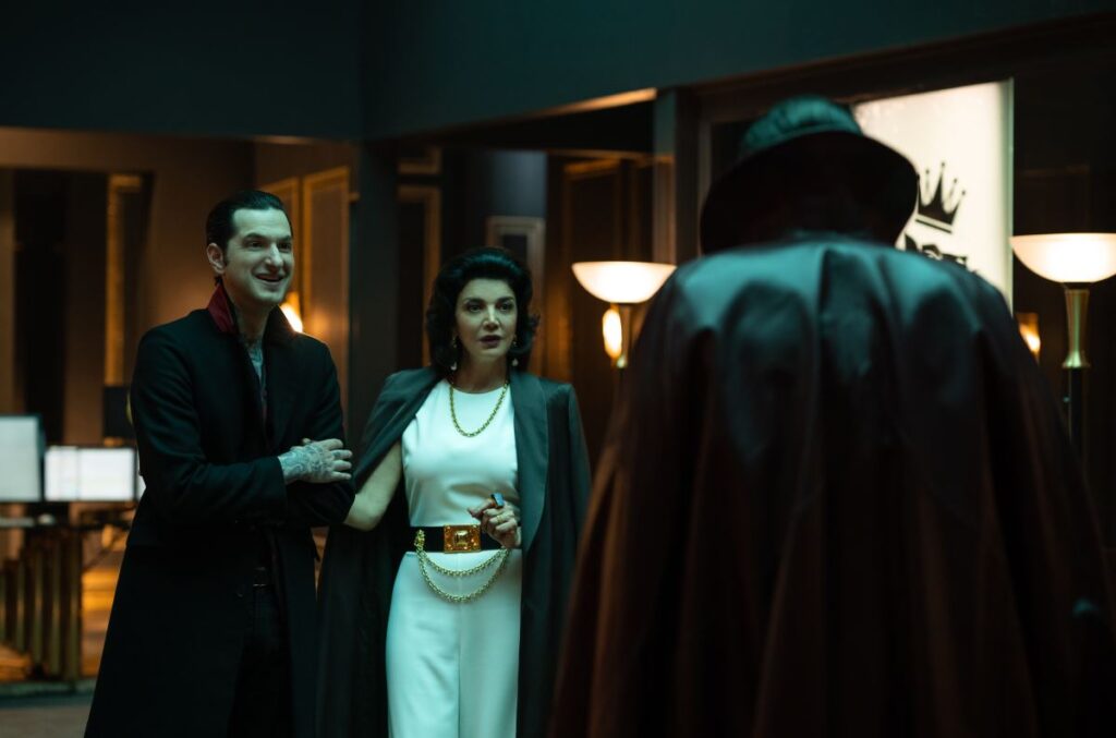 Tedward Lobo (Benjamin Schwartz), Bellafrancesca Lobo (Shohreh Aghdashloo) and Dracula (Nicolas Cage, back to camera)