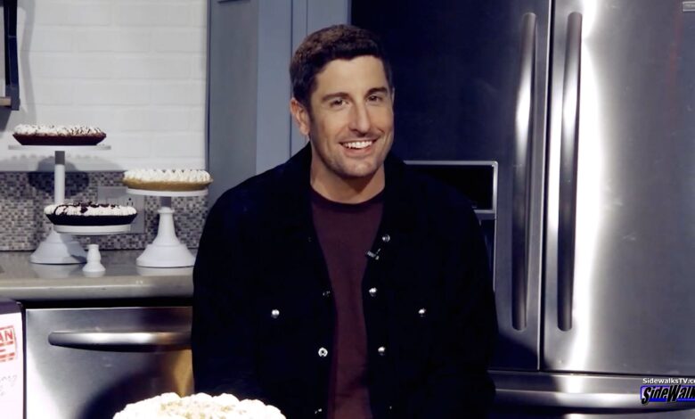 Jason Biggs big smile