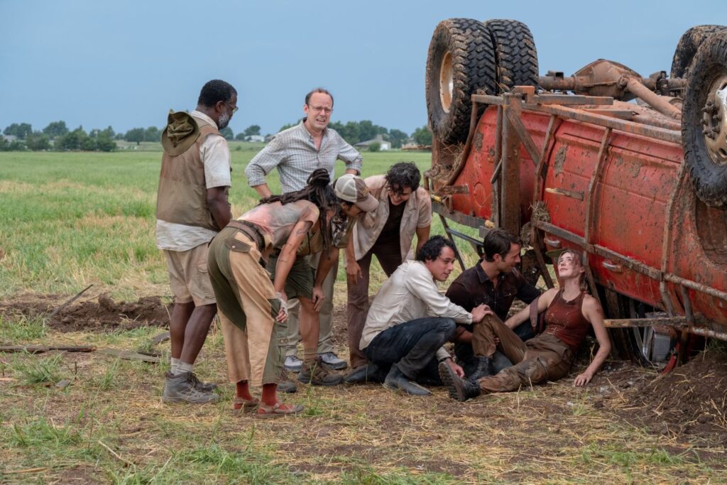 Dexter (Tunde Adebimpe), Lily (Sasha Lane), Ben (Harry Hadden-Paton), Boone (Brandon Perea), Dani (Katy O’Brian), Javi (Anthony Ramos), Tyler (Glen Powell) and Kate (Daisy Edgar-Jones