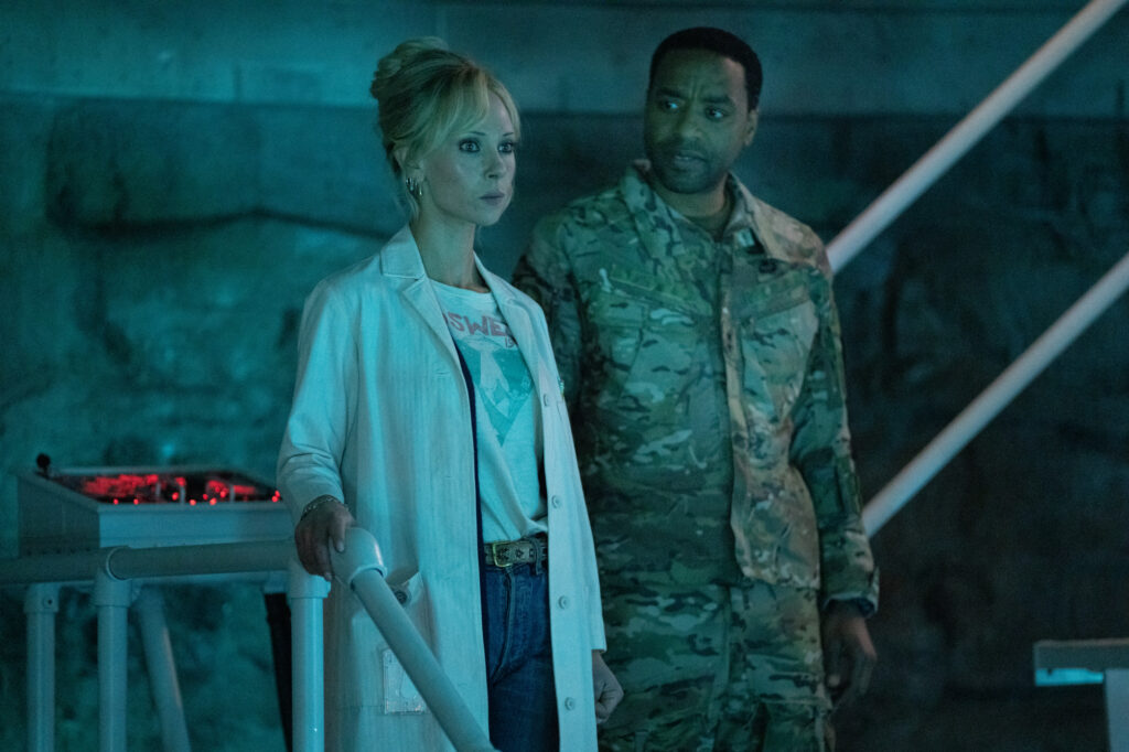 Juno Temple and Chiwetel Ejiofor in a film still