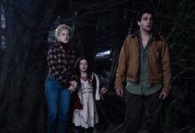 Charlotte (Julia Garner), Ginger (Matilda Firth), and Blake (Christopher Abbott)